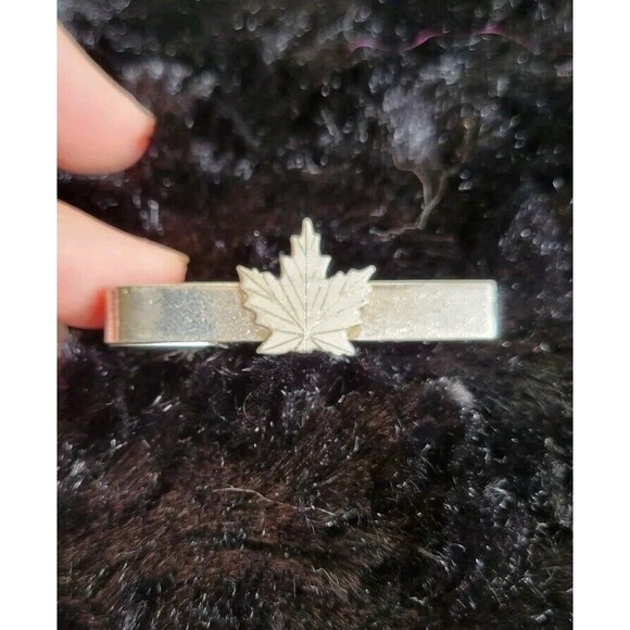 vintage Mens Cufflinks Silver Tone Maple Leaf Marked Sterling Alligator Clip - Picture 1 of 4
